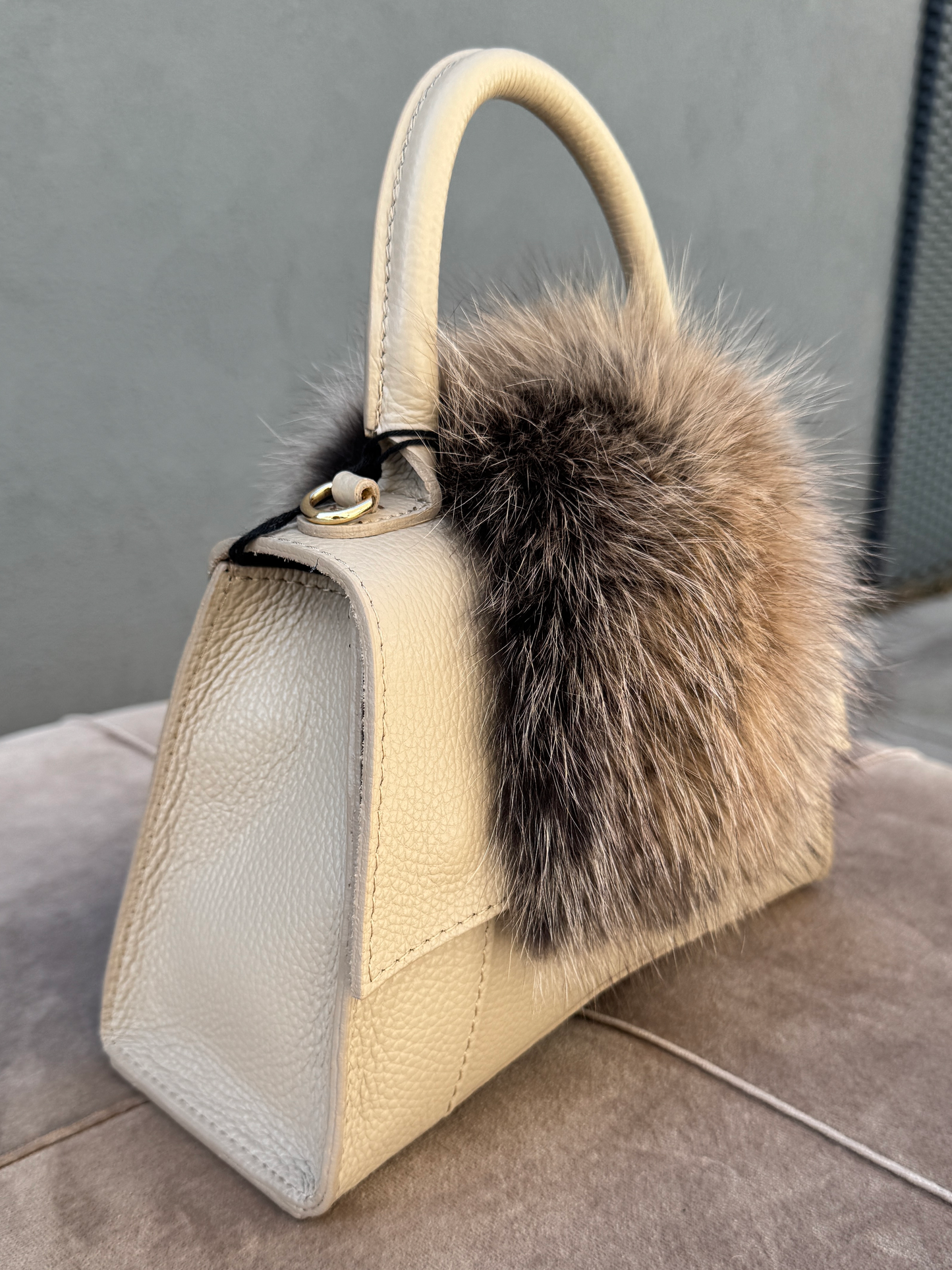 Kabelka kožišek leather