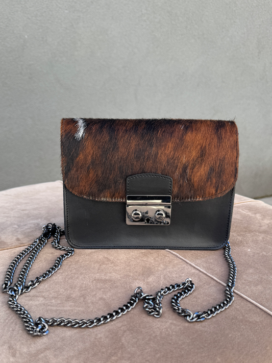 Kabelka se zvířecí srstí